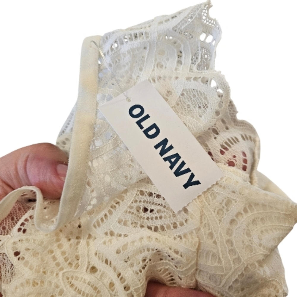 White Old Navy Women's Lace Cheeky Thong Underwear - Picture 4 of 6